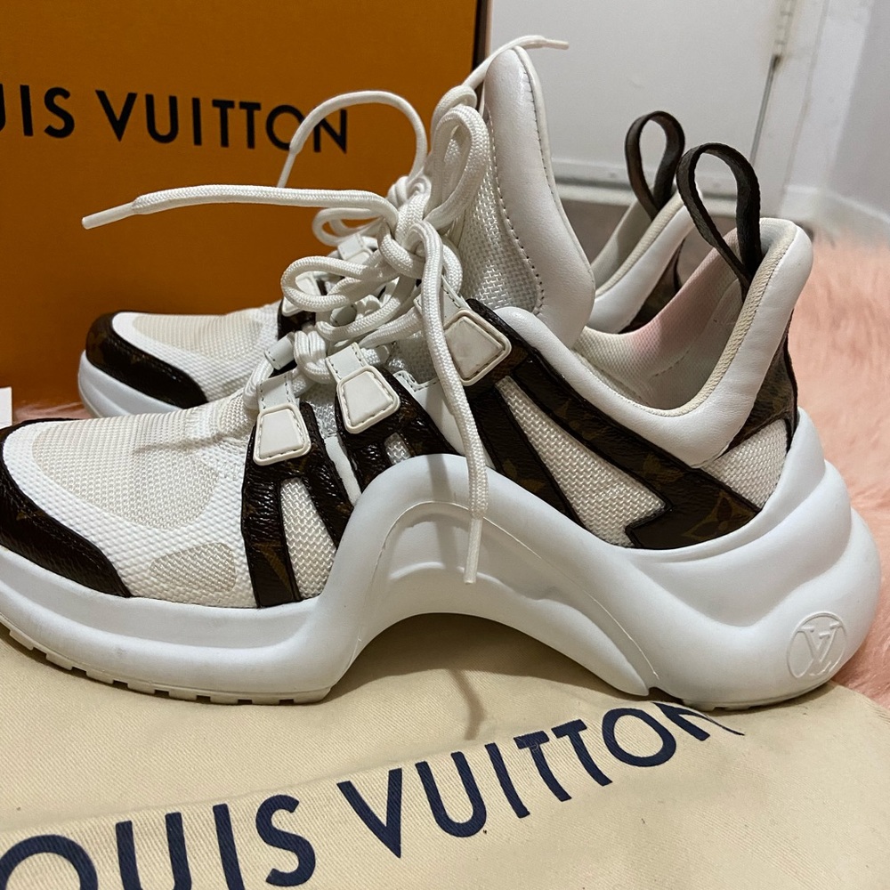 Louis Vuitton Archlight - Picture 7 of 11